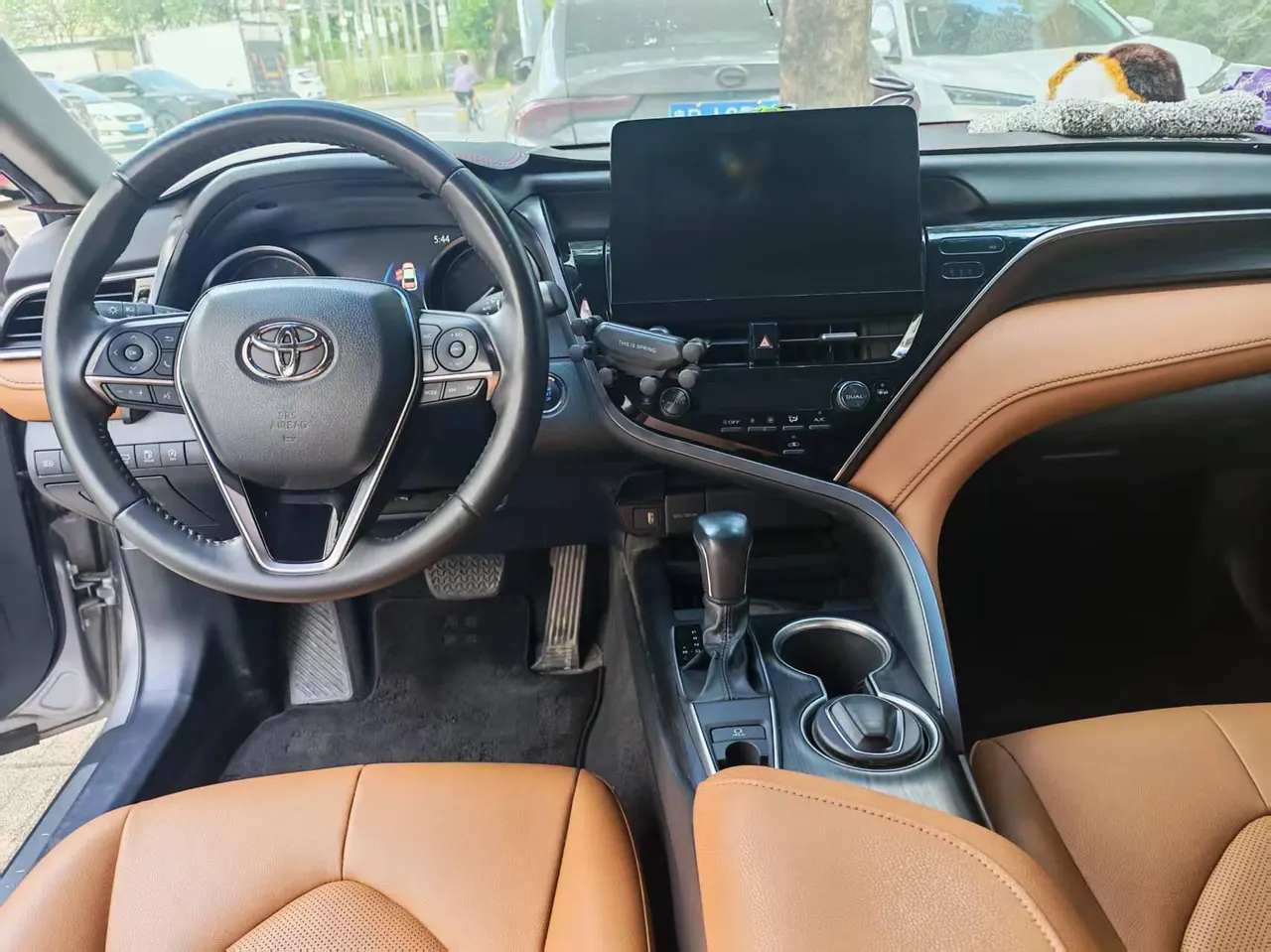 Toyota 2021 Camry 2.0G Stepless Deluxe Edition Automatic Gear 2