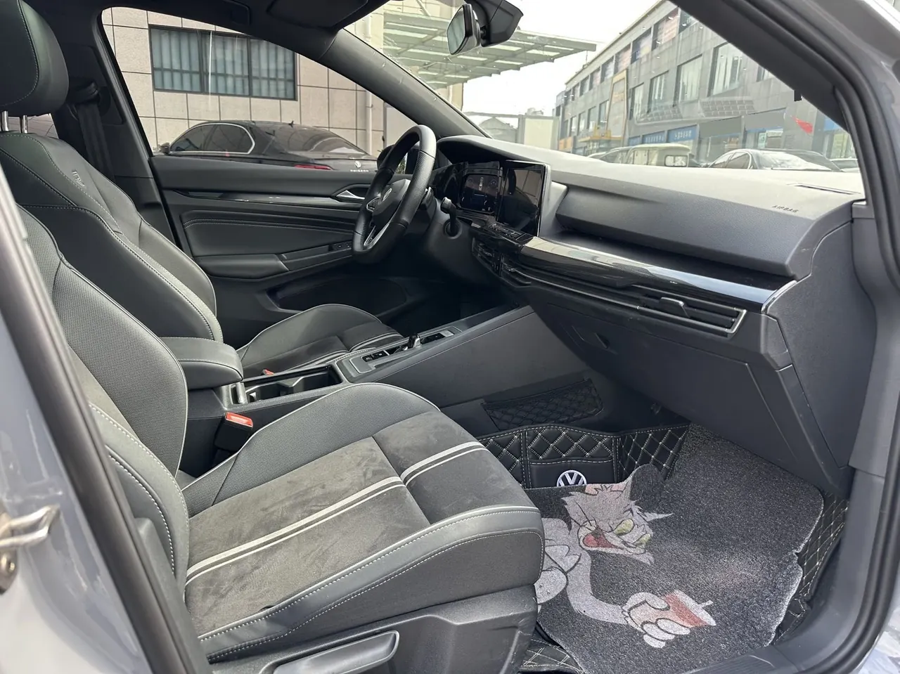 Volkswagen 2023 Golf 8 R-Line 1.4TSI 280TSI Lite Automatic 5