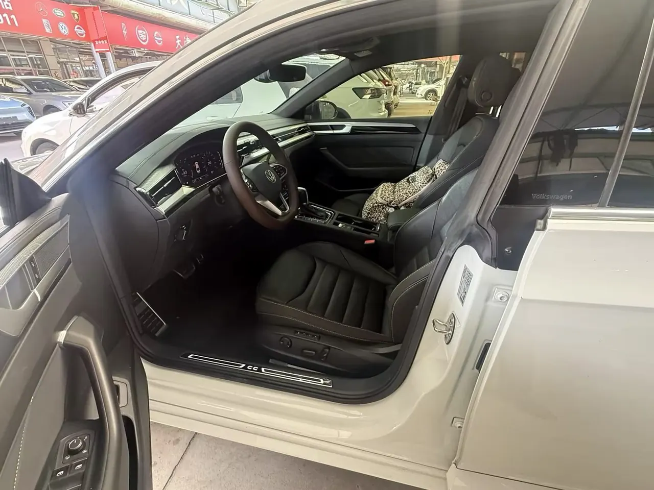 Volkswagen 2021 CC 2.0TSI 380TSI eye-catching automatic gear 3