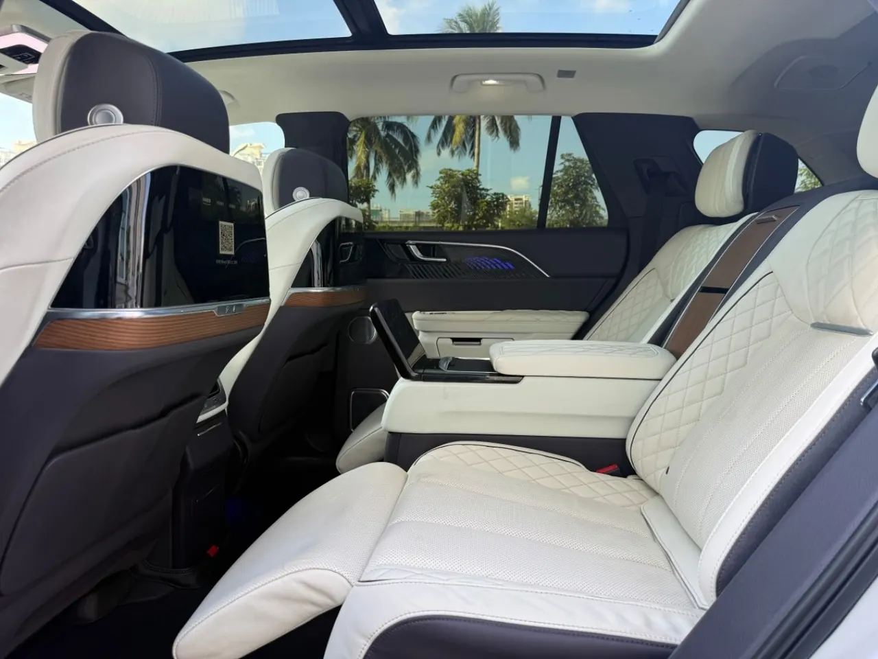 HongQi 2021 E-HS9 flag, collar 4 automatic gear 6