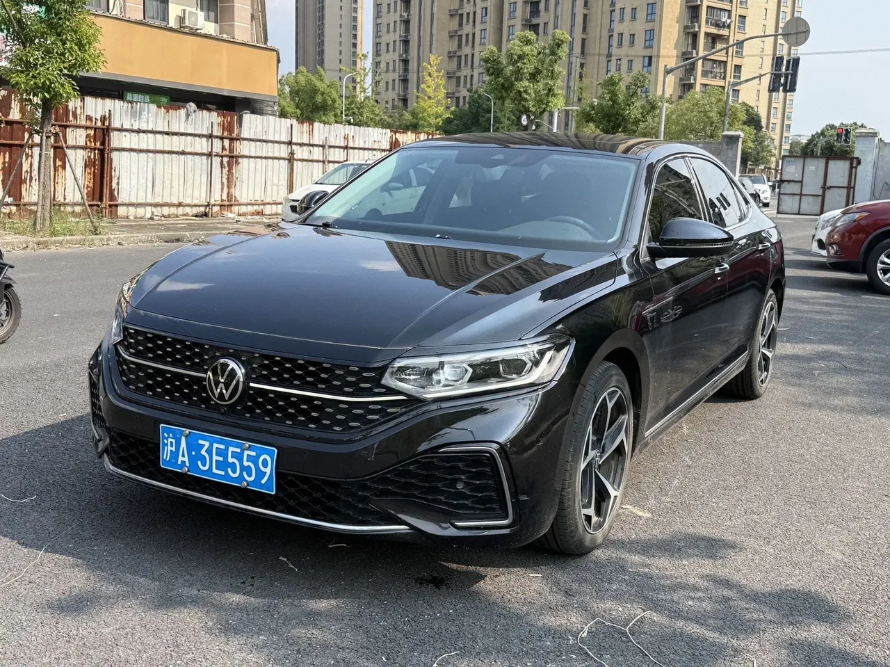打开图片灯箱:Volkswagen 2022 Passat 2.0TSI 330TSI Star Premium Edition Automatic Gear