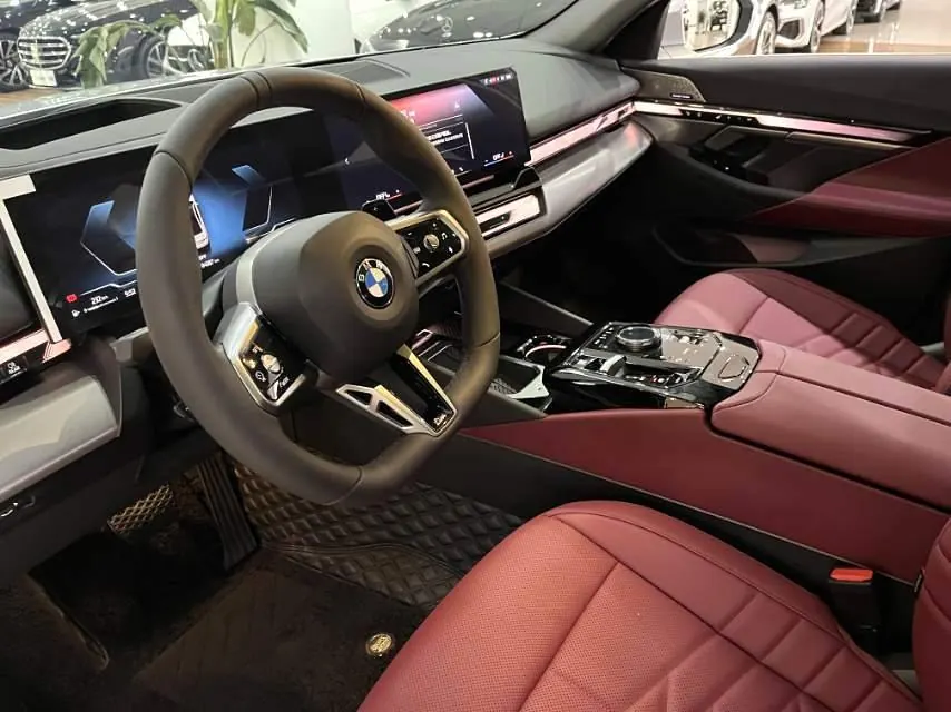 BMW 5 Series 2026 model 530Li 48V 2.0T Leading Edition M Sport Package Automatic 4