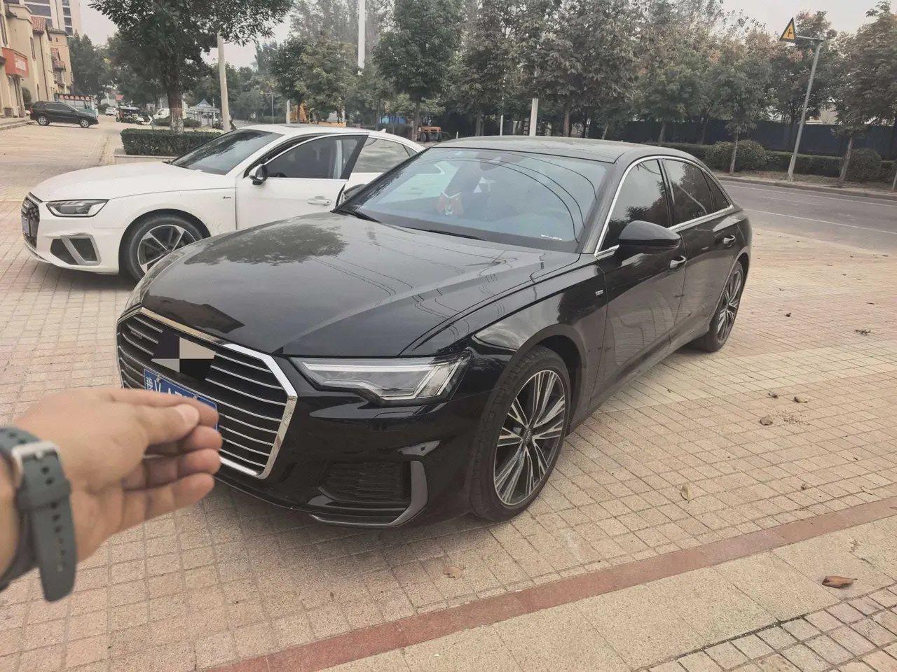 Открыть галерею: Audi 2021 A6L 2.0TFSI 45TFSI Quattro Selected Dynamic Automatic