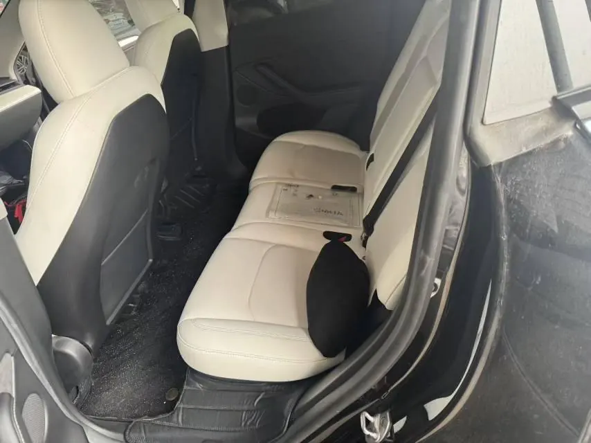 Tesla 2022 Model Y rear-wheel drive version (facelift) automatic gear 3