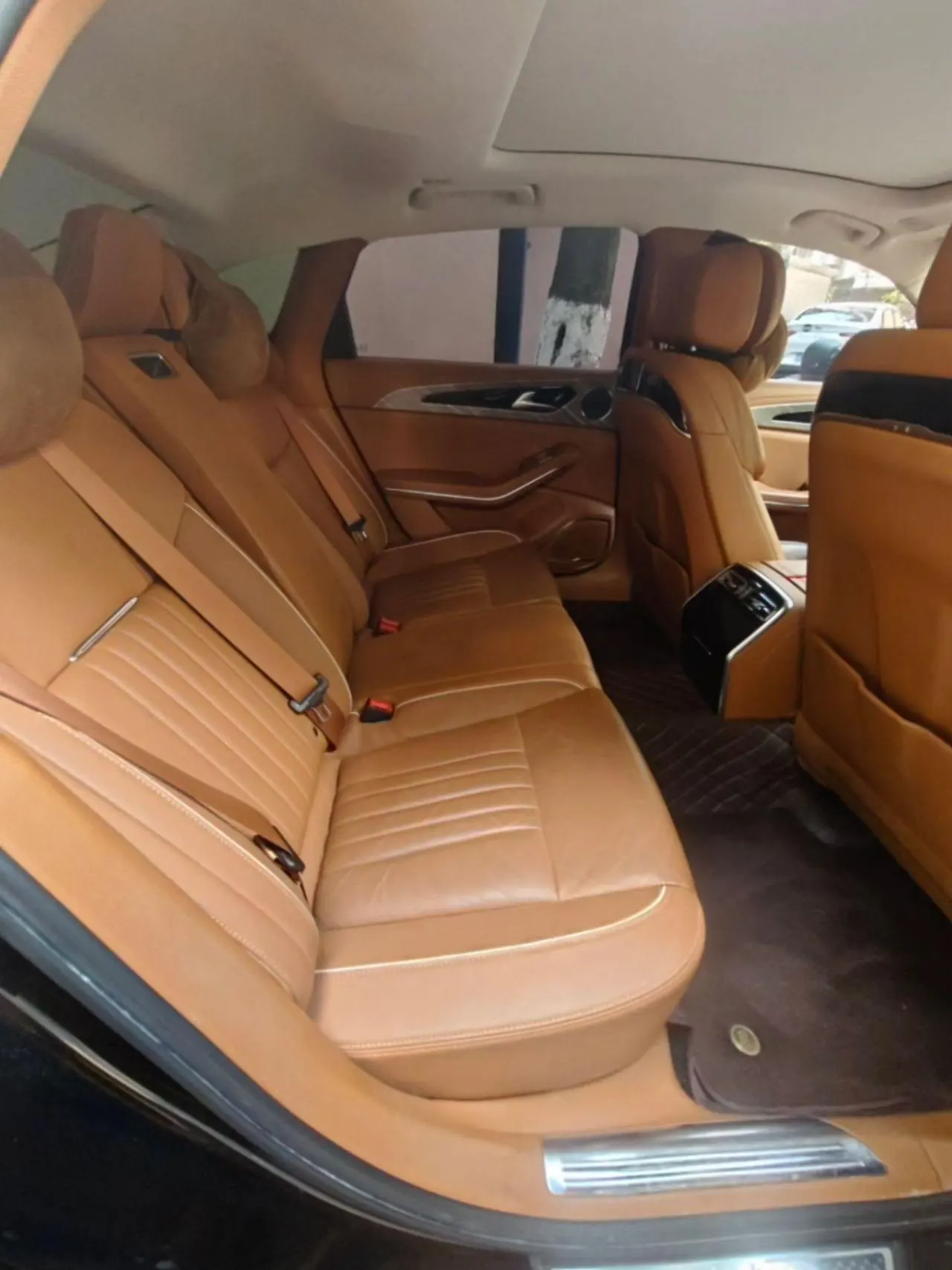 HongQi 2022 H9 48V 2.0T Zhilian Flag Edition Automatic Gear 4