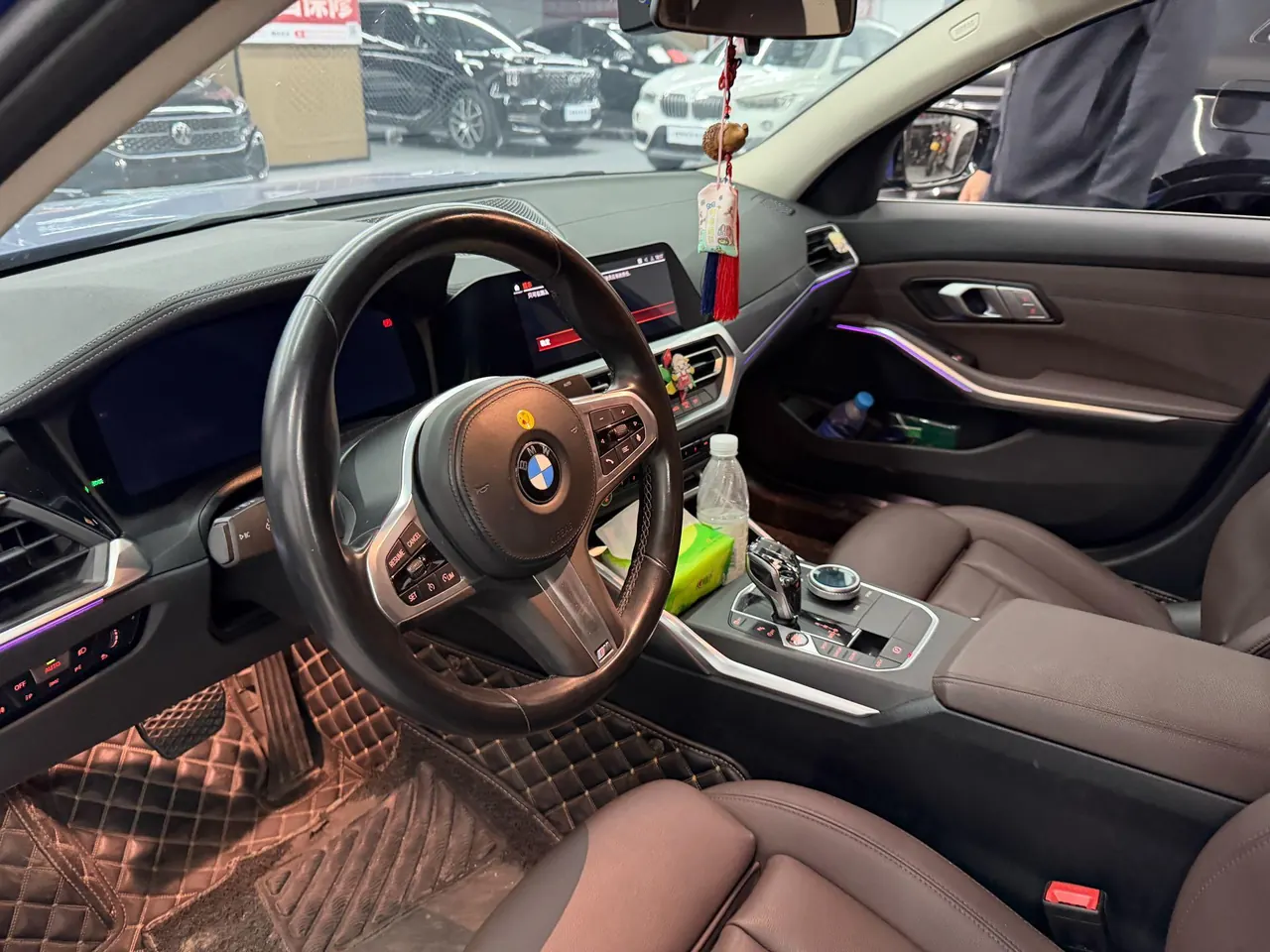 BMW 3 Series 2021 325i 2.0T M Sports Suit (Modified) Automatic Gear 2