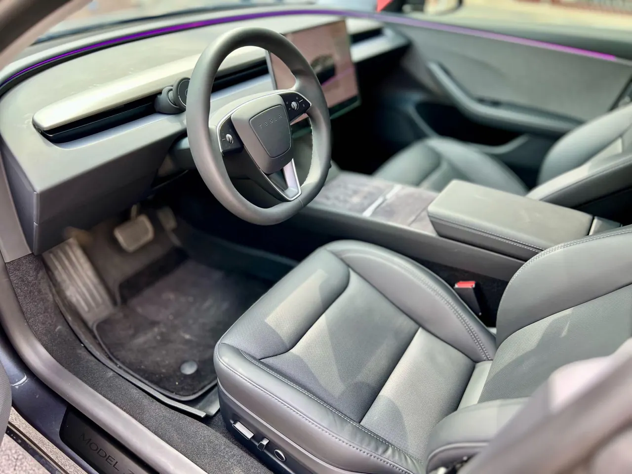 Tesla 2025 Model 3 rear-wheel drive version of automatic transmission 3