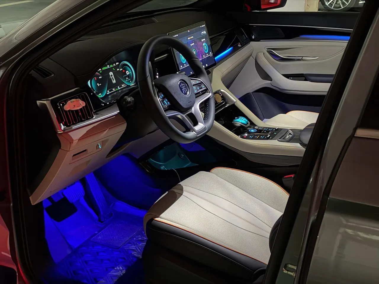 BYD Song PLUS New Energy 2022 Song PLUS DM-i 1.5 Stepless 110KM Flagship PLUS 5G Edition Automatic Gear 3