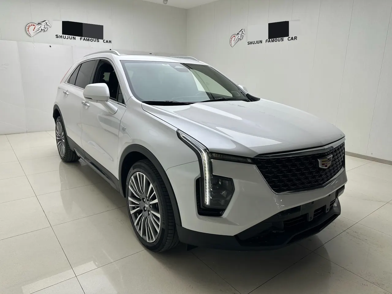 Cadillac 2025 XT4 48V 2.0T 28T two-wheel drive distinguished automatic gear 2