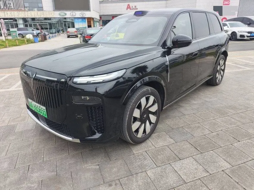 Voyah 2026 Taishan X8 PHEV 1.5T ULTRA automatic transmission - View 1