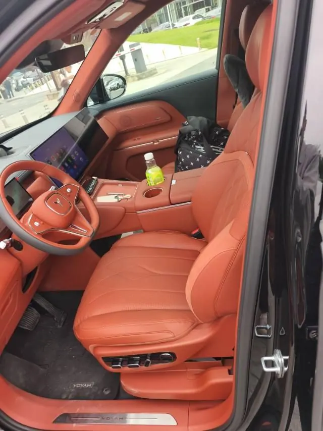 Voyah 2026 Taishan X8 PHEV 1.5T ULTRA automatic transmission 2