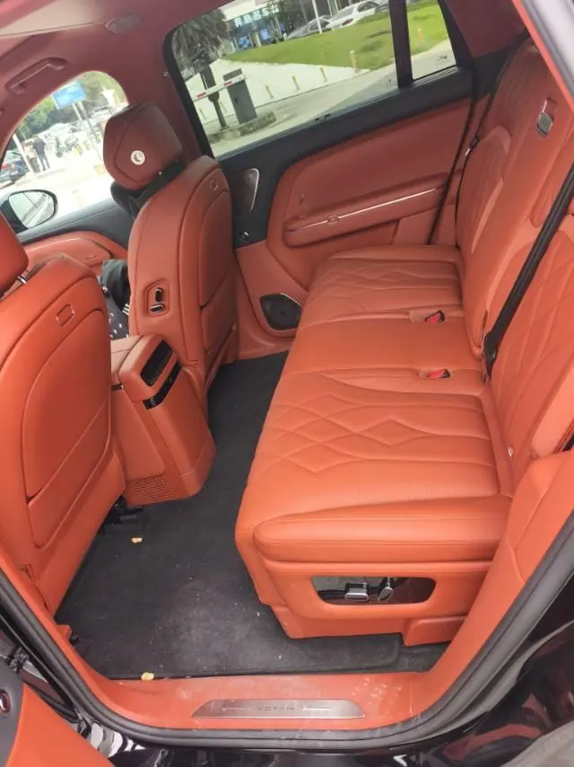 Voyah 2026 Taishan X8 PHEV 1.5T ULTRA automatic transmission 3