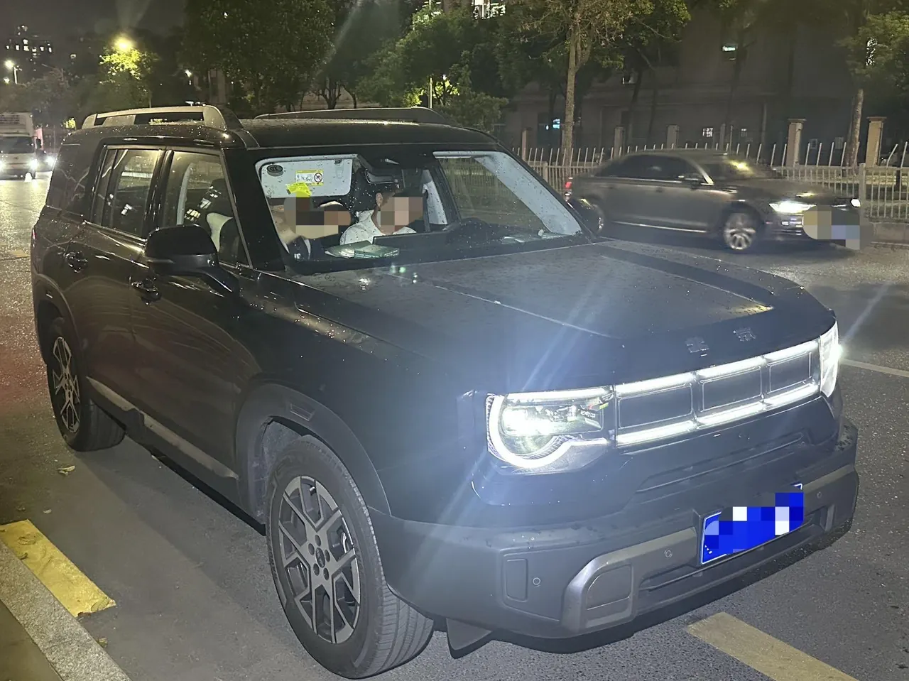 Open image lightbox: Beijing 2026 BJ30 1.5T Traveler Two-Drive Advanced Edition Automatic Gear