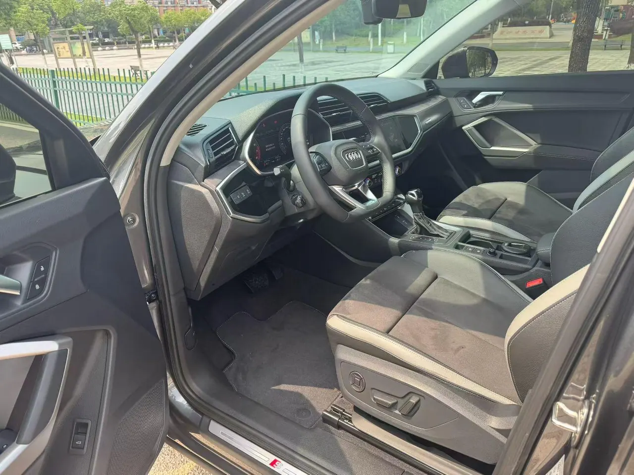 Audi 2022 Q3 1.4TFSI 35TFSI Fashion Dynamic Automatic 5