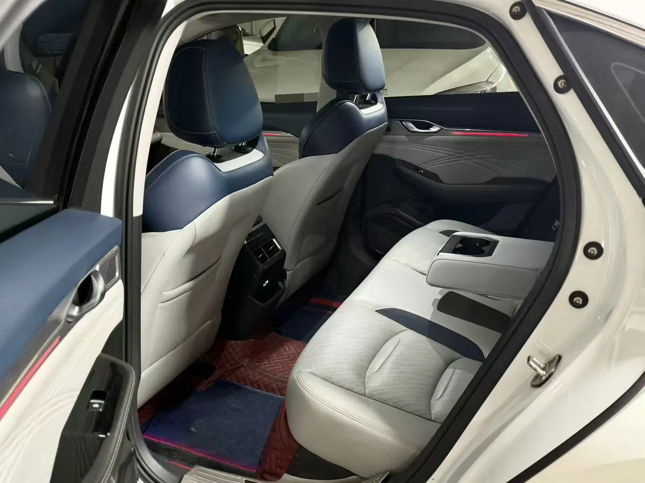 Geely 2021 xingrui 2.0T distinguished model (modified) automatic gear 5
