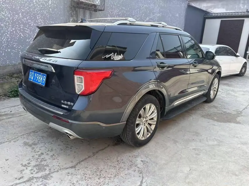 Ford 2020 Explorer 2.3T EcoBoost 285 Four-wheel Drive Titanium Edition 7-seat Automatic Gear 3