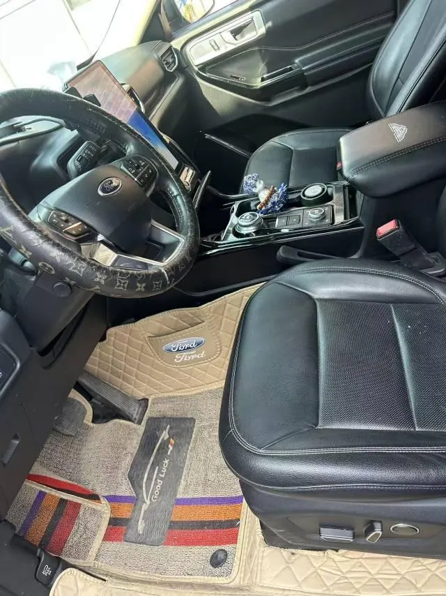 Ford 2020 Explorer 2.3T EcoBoost 285 Four-wheel Drive Titanium Edition 7-seat Automatic Gear 5