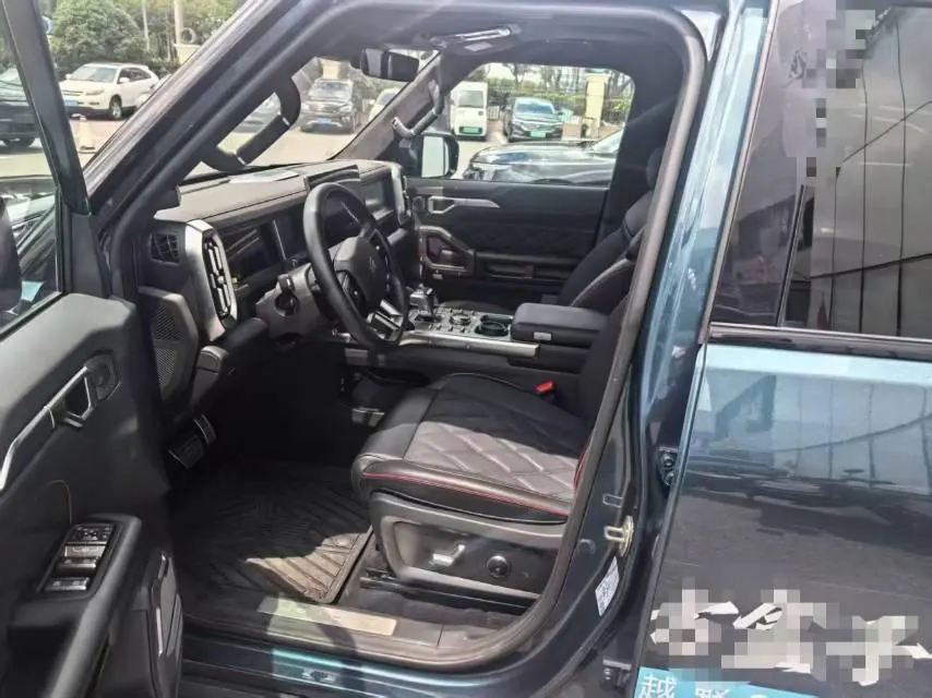 Jetour 2026 Traveler C- DM 1.5T 211km XWD Huawei Gankun Zhijia Automatic Transmission 3