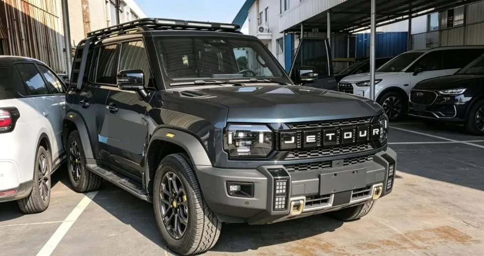 Jetour 2026 Traveler C- DM 1.5T 211km XWD Huawei Gankun Zhijia Automatic Transmission 5