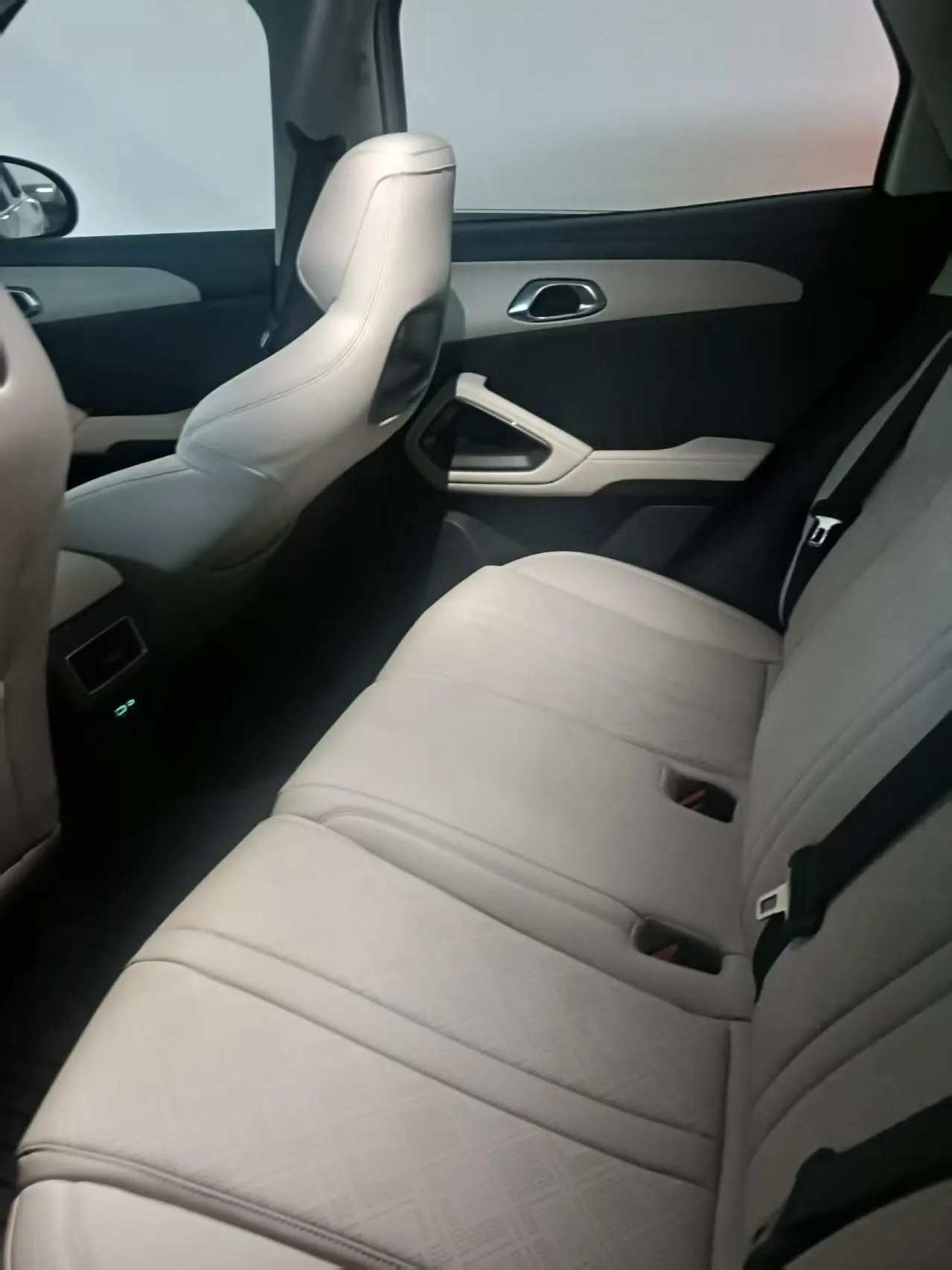 BYD 2025 Yuan UP Smart Driving 401KM Vital Automatic Gear 6