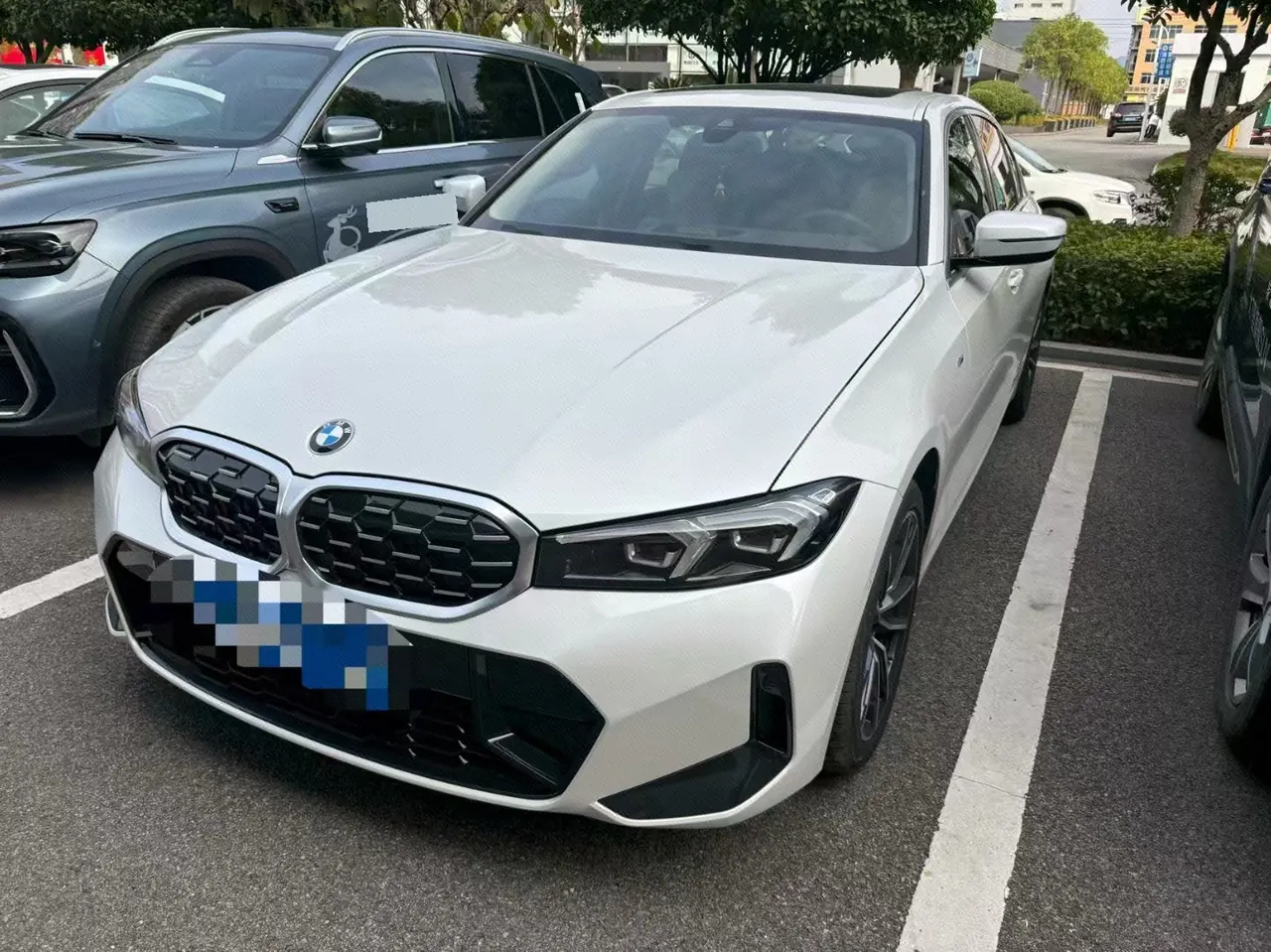 Open image lightbox: BMW 3 Series 2025 325Li 2.0T M Sports Suit Automatic Gear