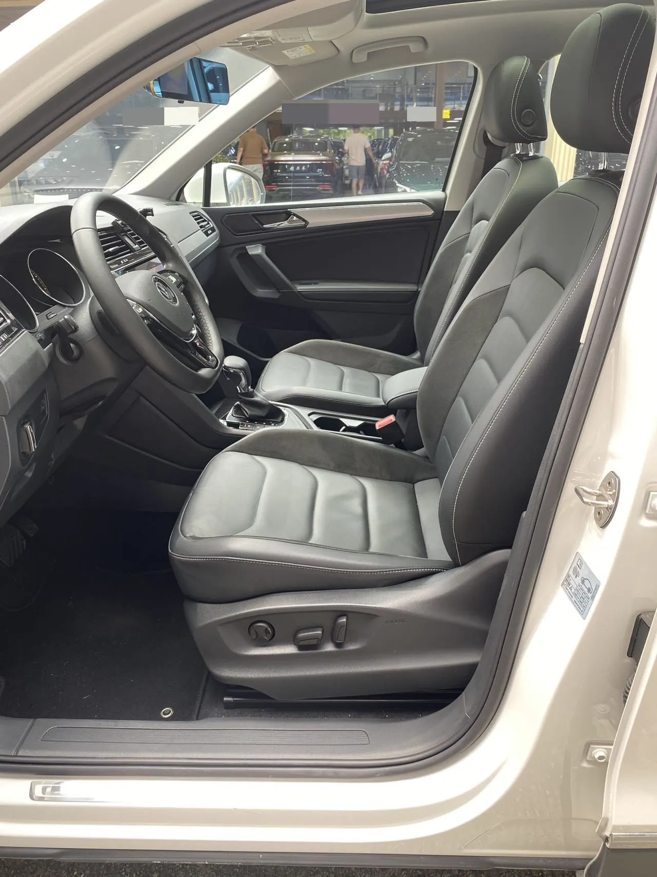 Volkswagen 2021 Tiguan L 2.0TSI 330TSI Two-Drive Smart Edition Automatic Gear 4