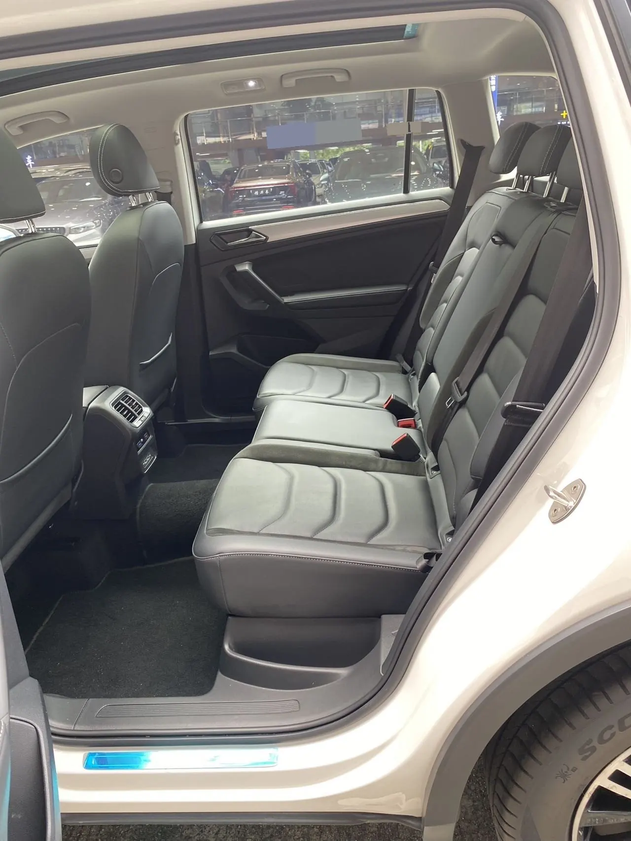 Volkswagen 2021 Tiguan L 2.0TSI 330TSI Two-Drive Smart Edition Automatic Gear 6
