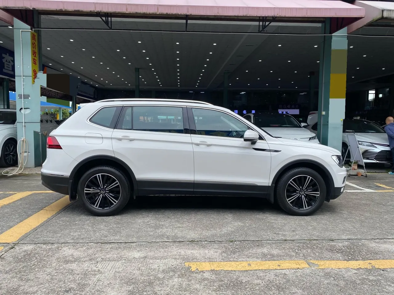 Volkswagen 2021 Tiguan L 2.0TSI 330TSI Two-Drive Smart Edition Automatic Gear 8