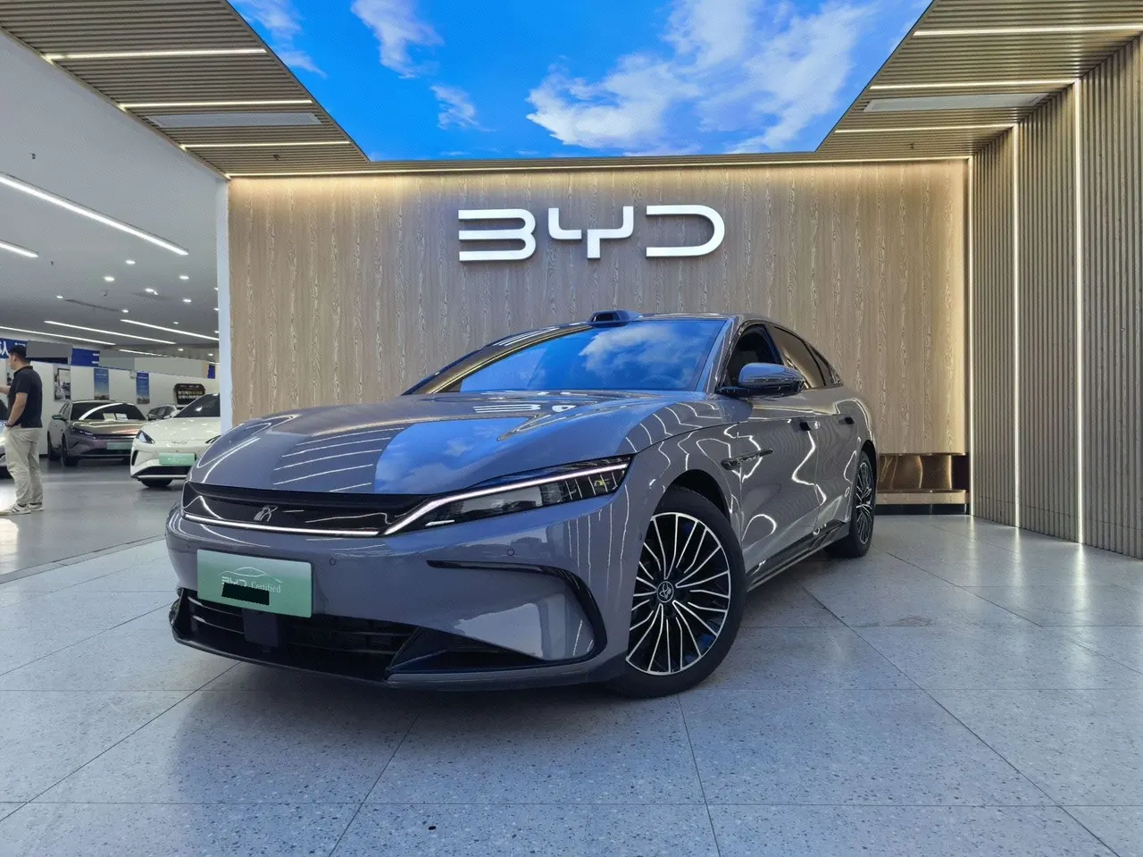打开图片灯箱:BYD 2025 Han DM-i 1.5T stepless smart driving version 125KM laser Radar flagship automatic gear