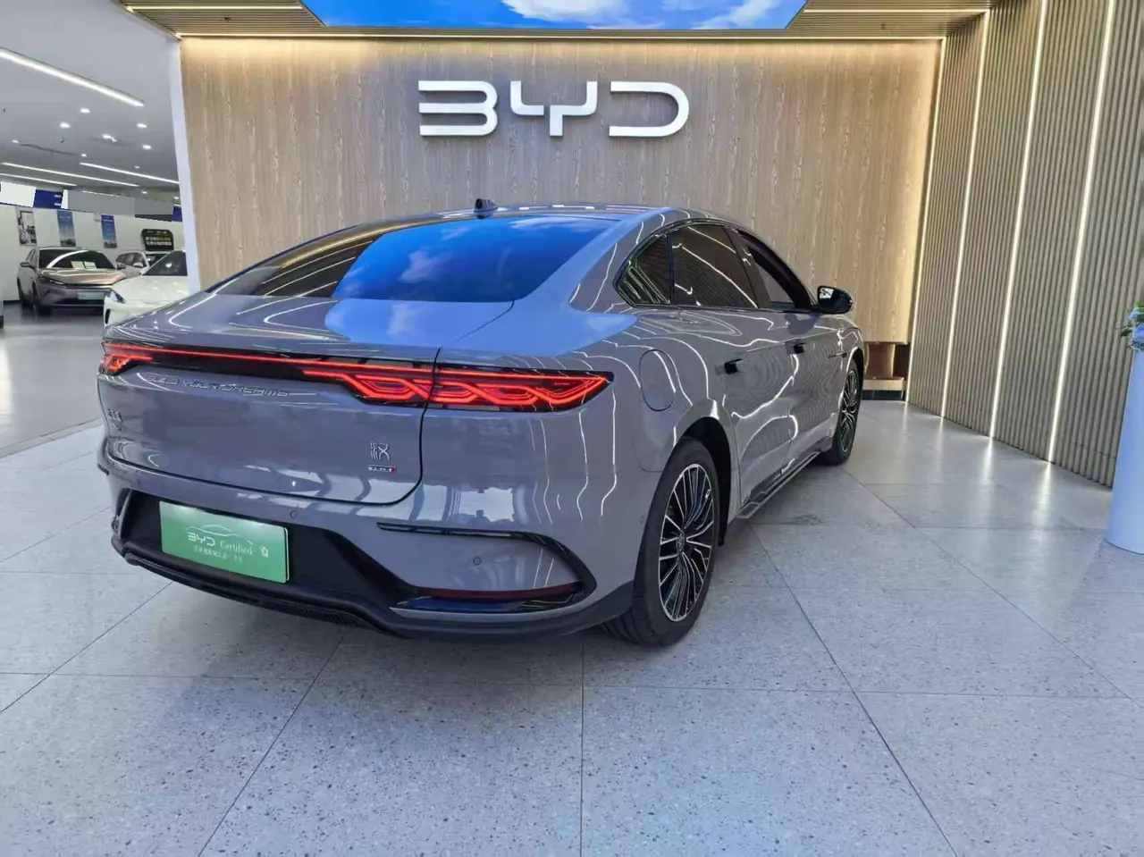 BYD 2025 Han DM-i 1.5T stepless smart driving version 125KM laser Radar flagship automatic gear 3