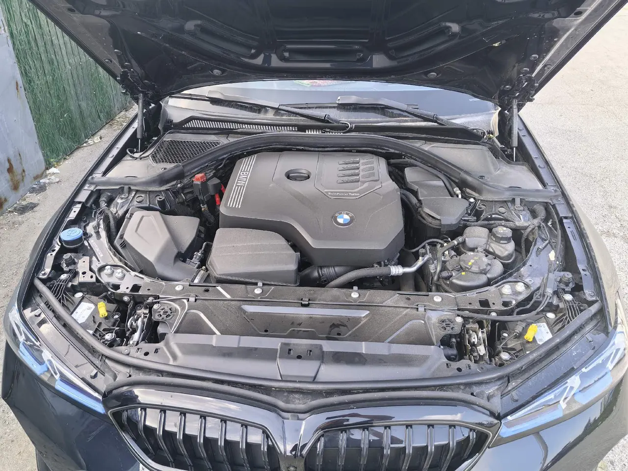 BMW 3 Series 2025 330Li 2.0T Exclusive M Sports Obsidian Night Suit Automatic Gear 4