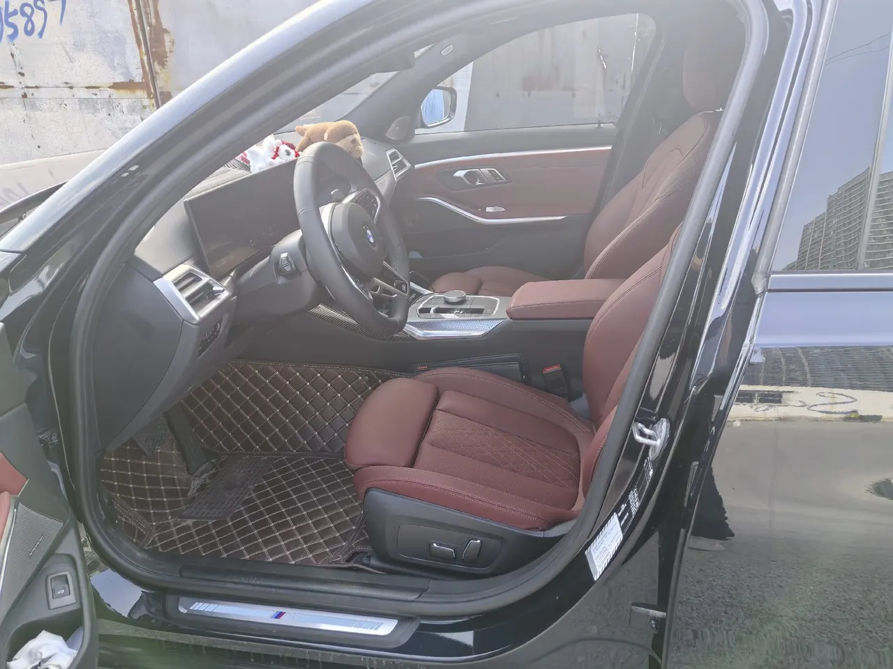 BMW 3 Series 2025 330Li 2.0T Exclusive M Sports Obsidian Night Suit Automatic Gear 6