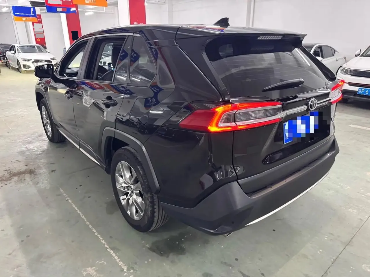Toyota 2022 Wilanda 2.0 Stepless Four-wheel Drive Luxury PLUS Edition Automatic Gear 9