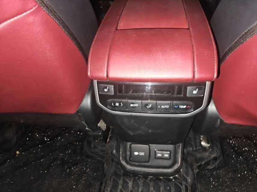 Toyota 2022 Crown Land Release 2.5 Stepless Four-wheel Drive Flagship Automatic Gear 7