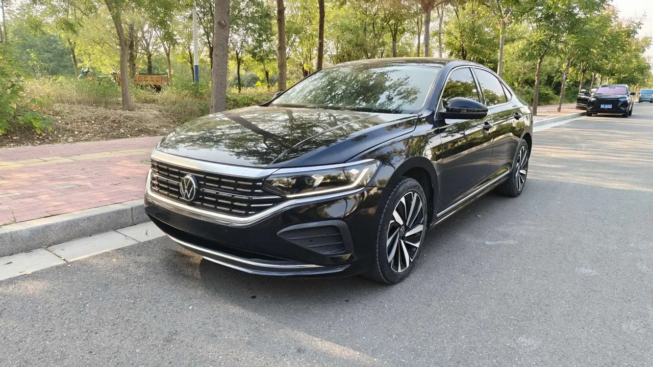 Open image lightbox: Volkswagen 2025 Passat 2.0TSI 380TSI Subut Longteng Edition Automatic Gear