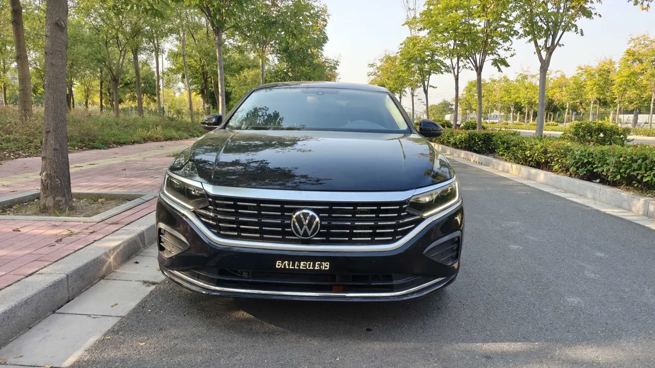 Volkswagen 2025 Passat 2.0TSI 380TSI Subut Longteng Edition Automatic Gear 2