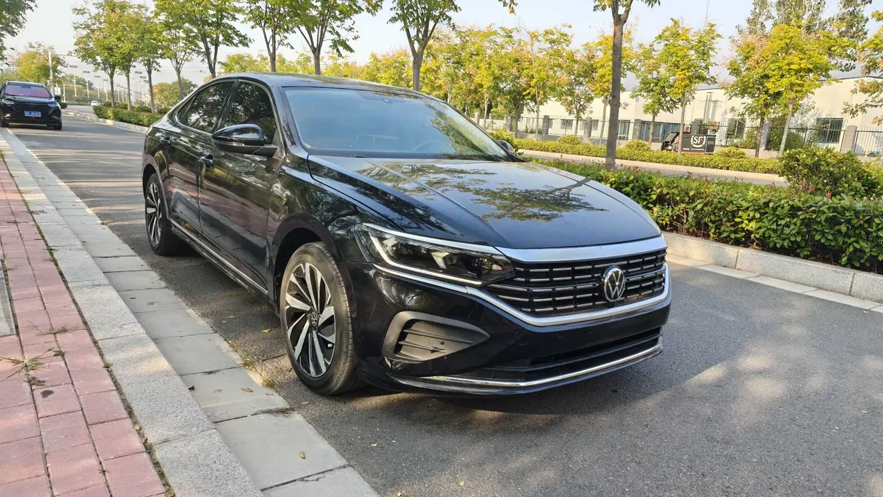 Volkswagen 2025 Passat 2.0TSI 380TSI Subut Longteng Edition Automatic Gear 3