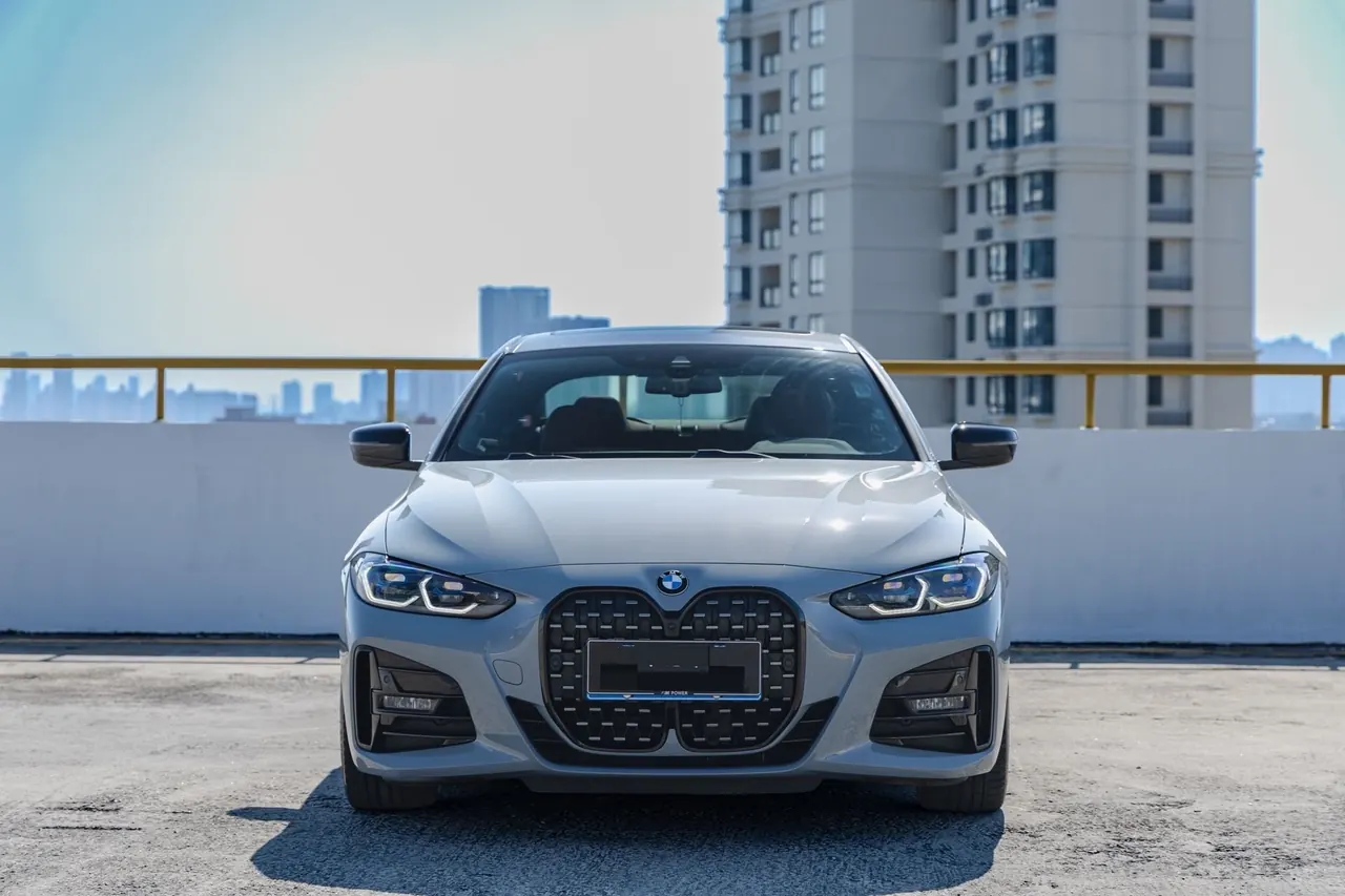 BMW 4 Series (Imported) 2022 425i Coupe 2.0T M Sports Obsidian Night Suit Automatic Gear 2