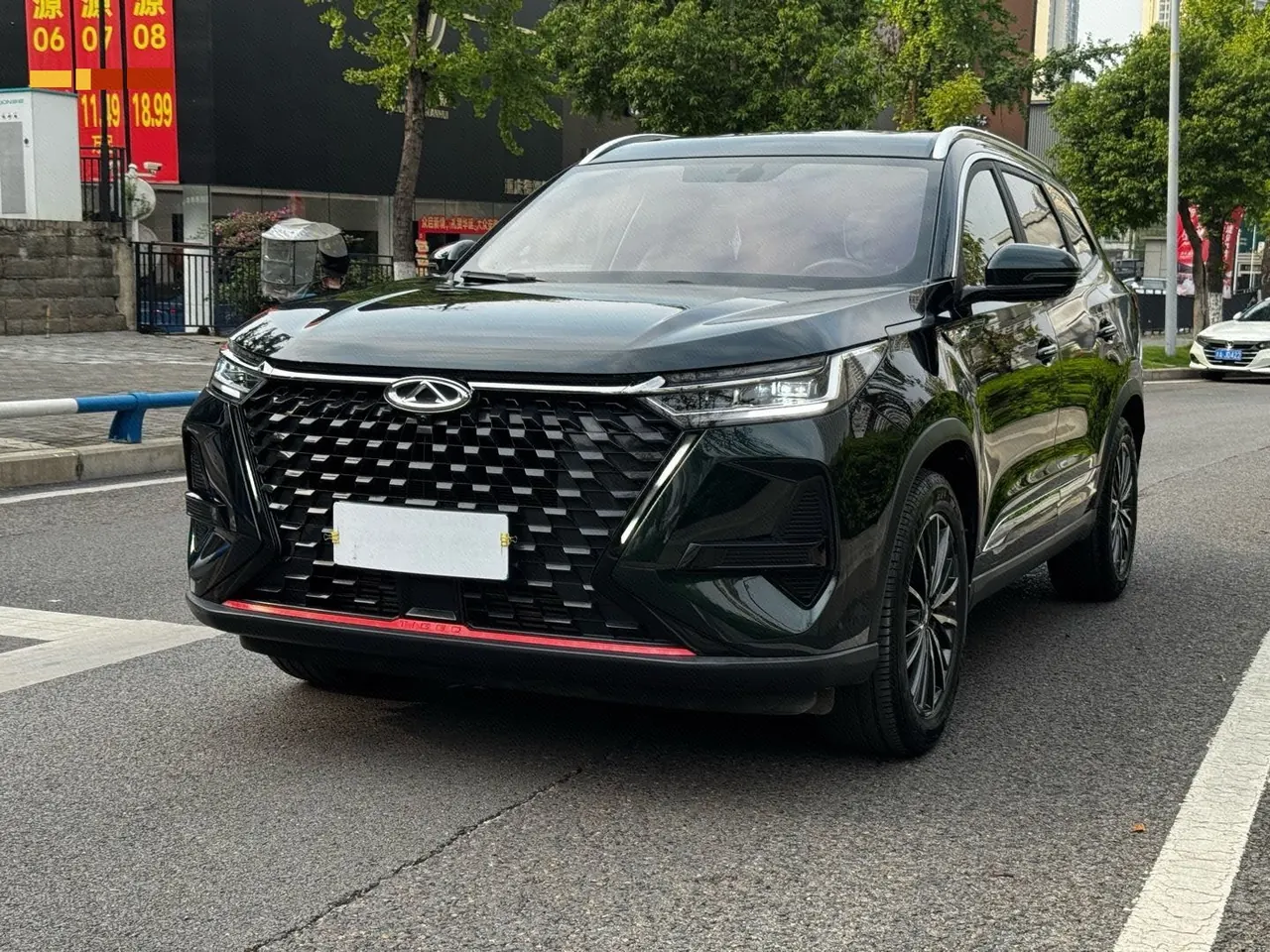 Chery 2022 Ruihu 8 PRO 1.6T 290T Two-Drive Sky Edition 7-seat Automatic Gear - View 1