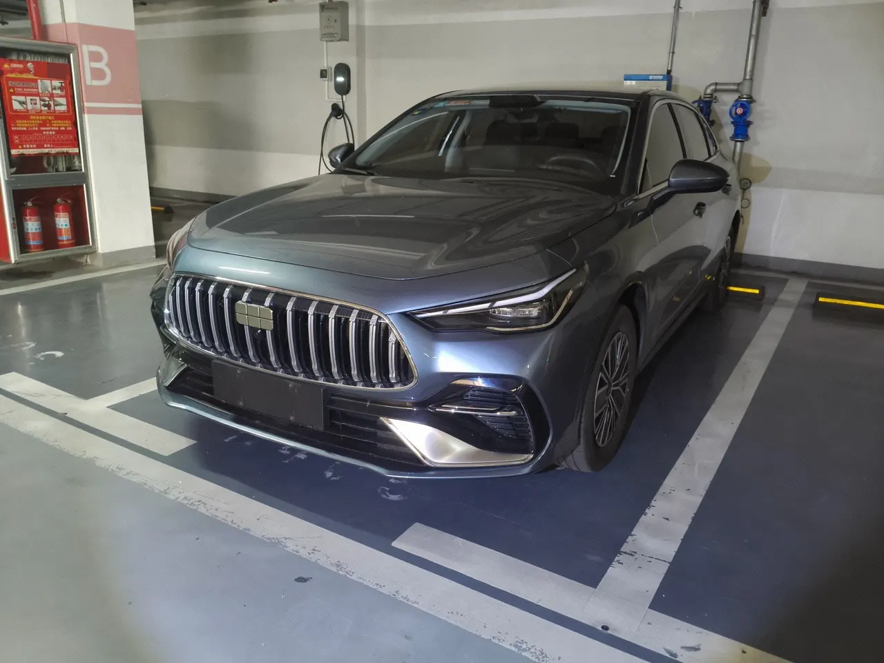 Geely Galaxy 2025 xingyao 6 EM-i 1.5 125km free version automatic gear - View 1