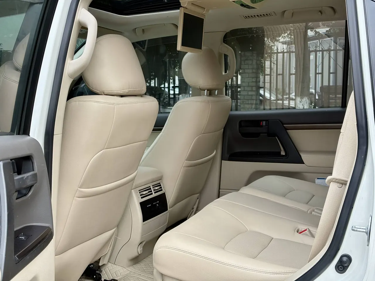 Toyota Land Cruiser (Imported) 2020 Land Cruiser 4.0 Middle East Manual 12