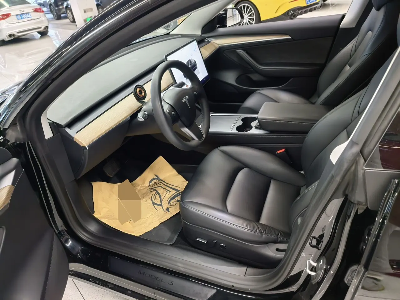 Tesla 2022 Model 3 rear-wheel drive version of automatic transmission 5
