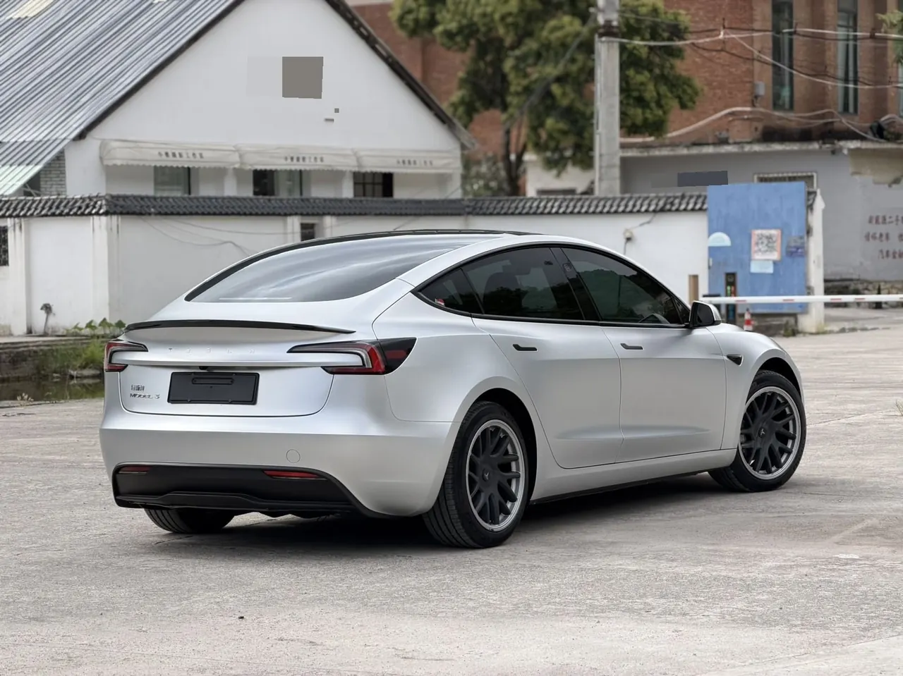 Tesla 2023 Model 3 Rejuvenation Edition Rear Wheel Drive Automatic Transmission 4