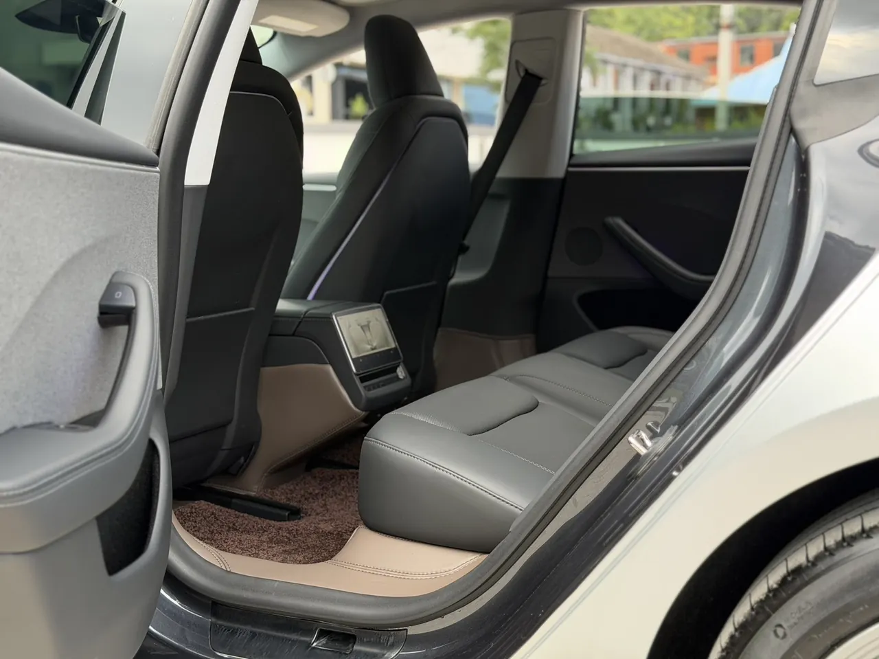 Tesla 2023 Model 3 Rejuvenation Edition Rear Wheel Drive Automatic Transmission 7