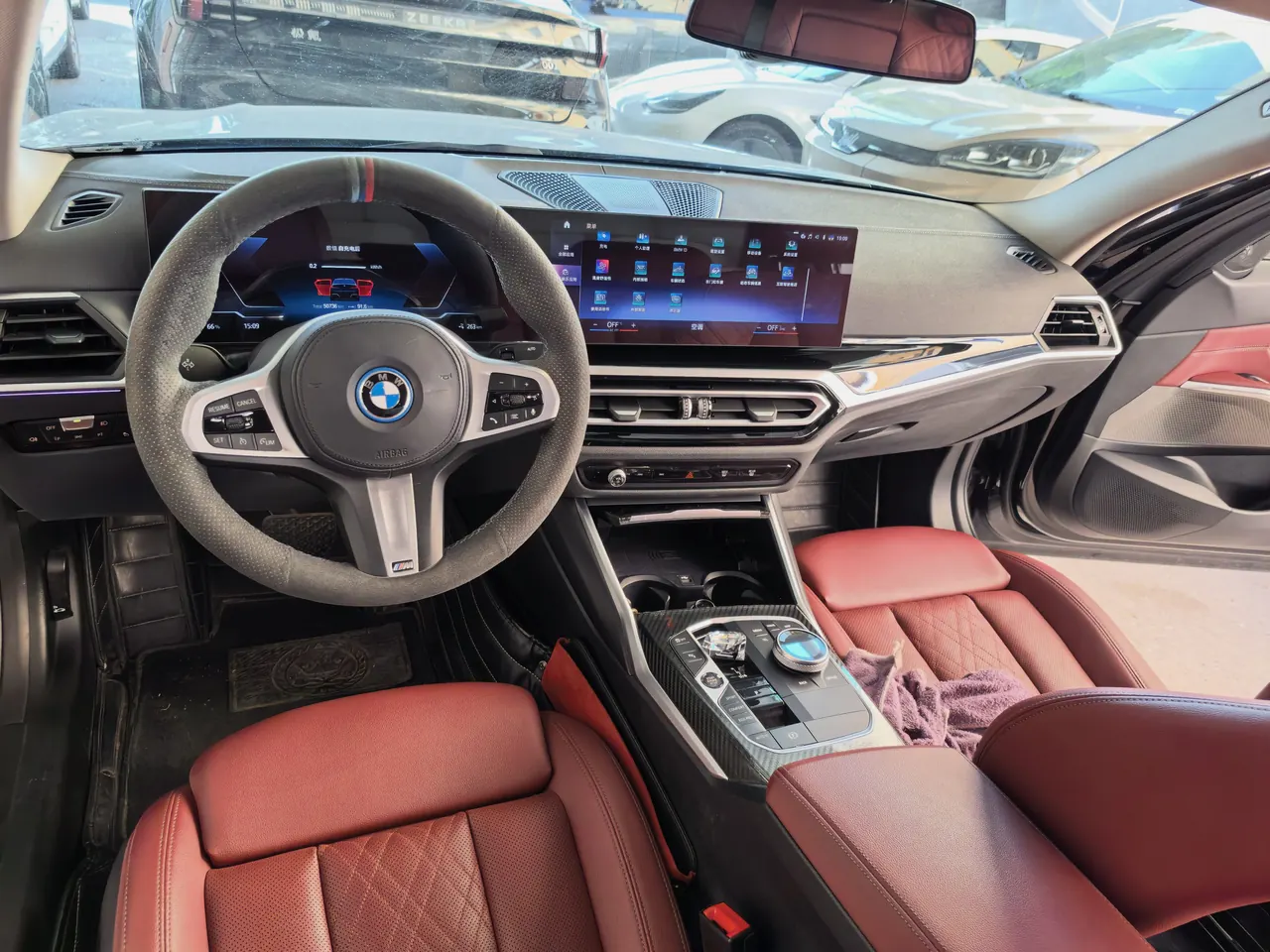 BMW 2023 i3 eDrive 40 L obsidian night suit automatic gear 6