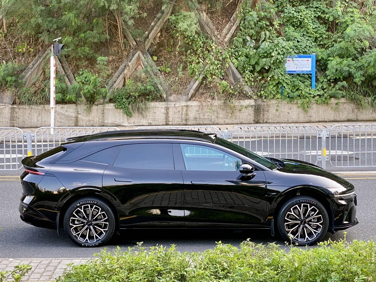Zeekr 2025 Zeekr 007GT four-wheel drive intelligent driving version 75kWh automatic gear 3
