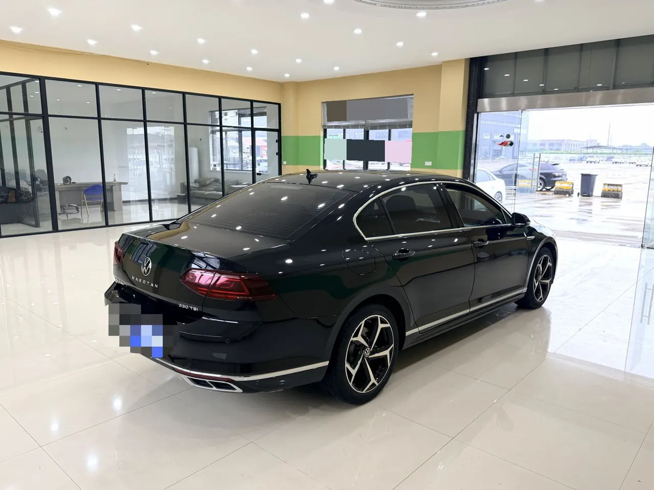 Volkswagen 2023 Magotan 2.0TSI 330TSI 2 million Commemorative Luxury Automatic Gear 3