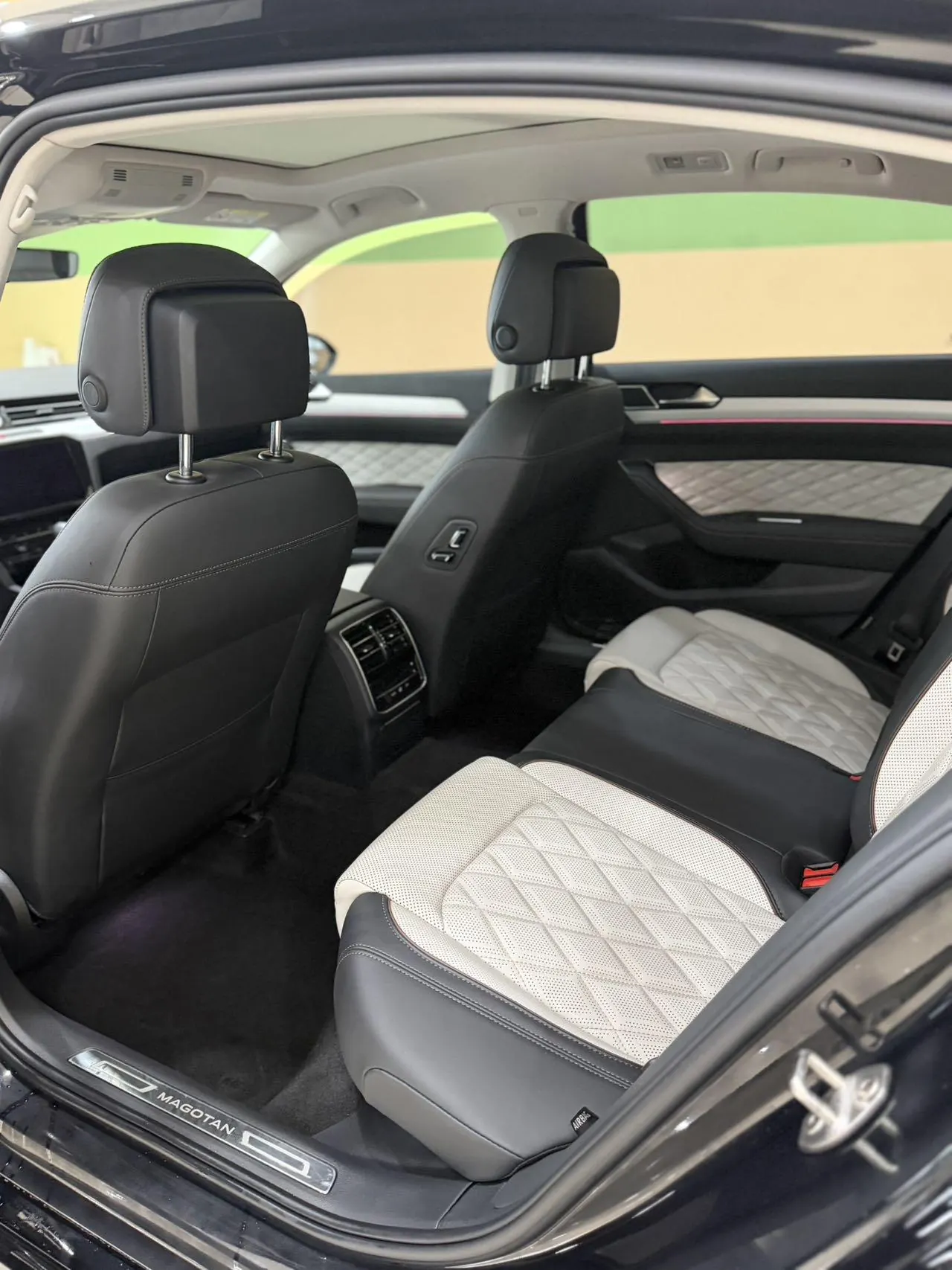 Volkswagen 2023 Magotan 2.0TSI 330TSI 2 million Commemorative Luxury Automatic Gear 6