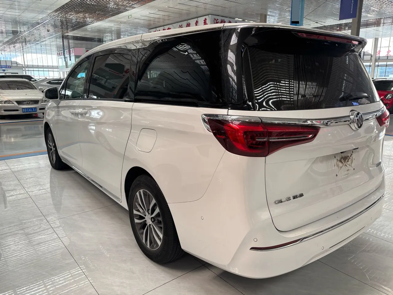 Buick 2023 GL8 ES Lu Zun 48V 2.0T 653T Exclusive Automatic Gear 7