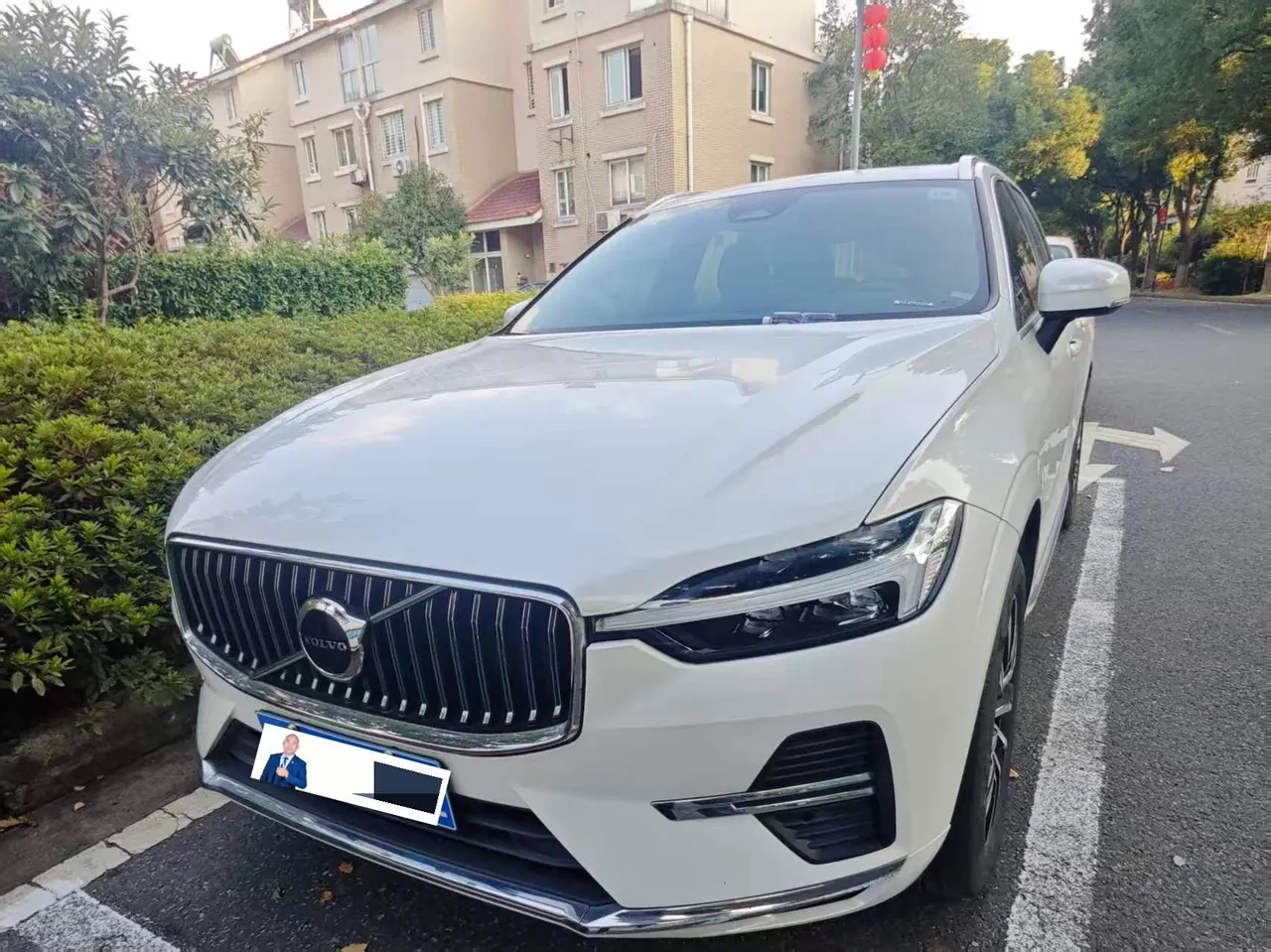 Volvo 2023 XC60 48V 2.0T B5 4-wheel drive Zhiyuan Deluxe Edition Automatic Gear 2